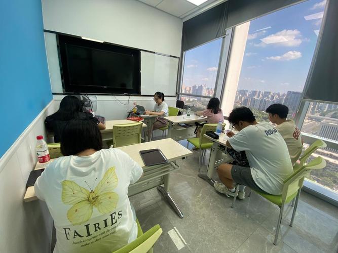 全日制封闭式英语培训效果真的好吗？-第3张图片-厚德教育培训