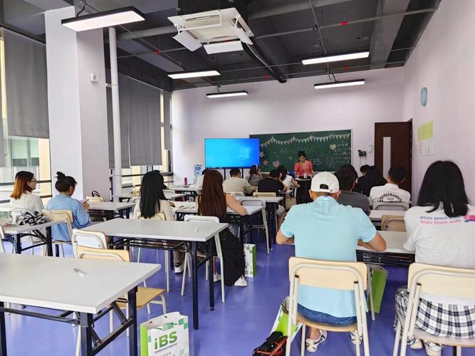 海口成人英语培训怎么选？-第1张图片-厚德教育培训