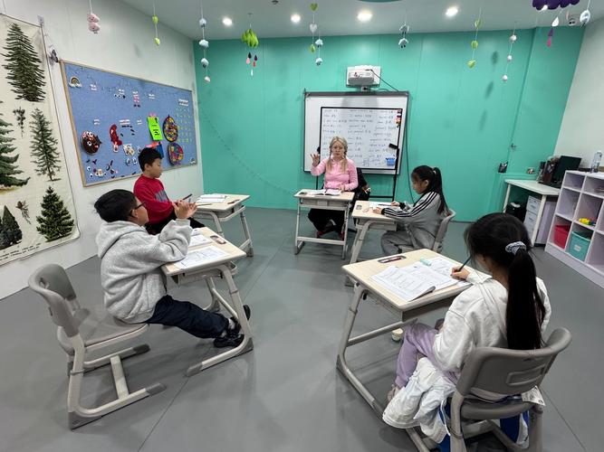 乌鲁木齐青少年英语培训哪家好?-第1张图片-厚德教育培训 乌鲁木齐青少年英语培训哪家好?-第1张图片-厚德教育培训