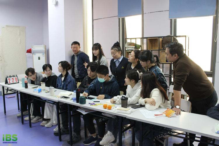 with英语培训如何让英语学习更有效?-第2张图片-厚德教育培训 with英语培训如何让英语学习更有效?-第2张图片-厚德教育培训