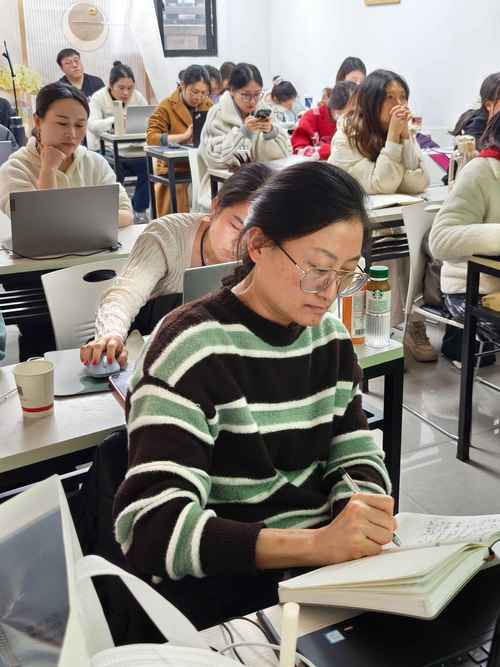 上海编导单招培训哪家好？-第3张图片-厚德教育培训