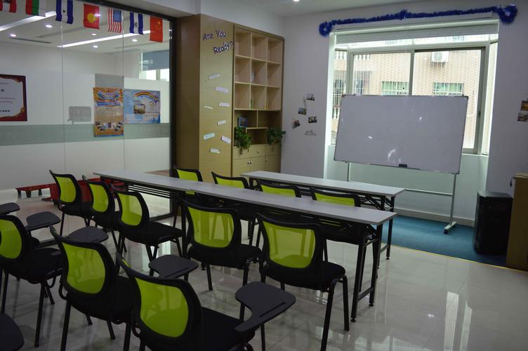 深圳龙华英语机构哪家好？-第1张图片-厚德教育培训