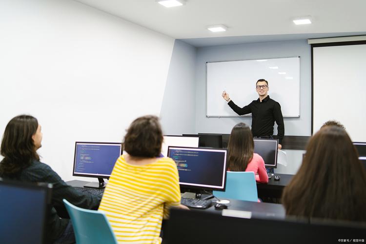 西乡高级商务英语培训哪家好？-第3张图片-厚德教育培训