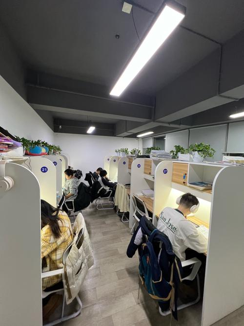 沈阳周末英语培训班怎么选?-第1张图片-厚德教育培训 沈阳周末英语培训班怎么选?-第1张图片-厚德教育培训