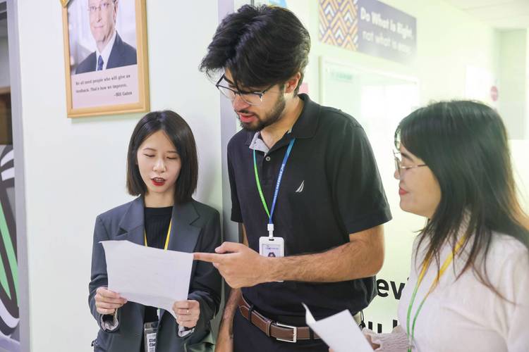 企业英语口语培训，如何高效提升？-第1张图片-厚德教育培训