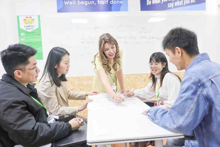 英语口语面试培训哪家强？-第1张图片-厚德教育培训