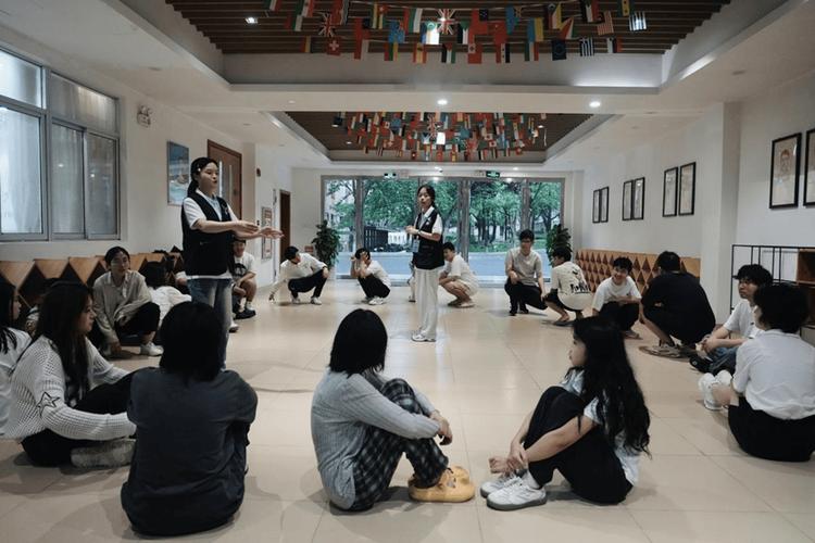 英语学校团队拓展培训有何意义？-第2张图片-厚德教育培训